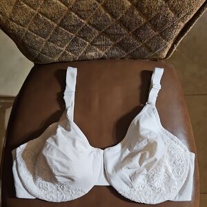 Olga Gentle Lift Full Coverage T-Shirt Unlined Underwire Cream Floral Lace Bra